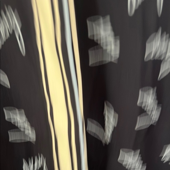 DKNY Navy Blue Blouse with White Pattern - Picture 4 of 6